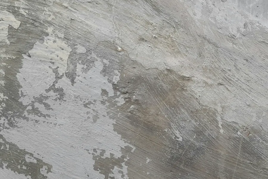 Detalle de una pared realizada con cemento reciclado